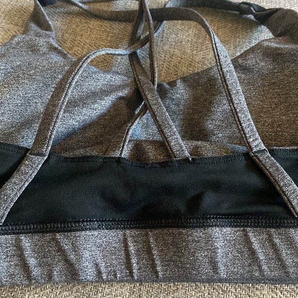 Lululemon Energy Bra - Picture 8 of 9